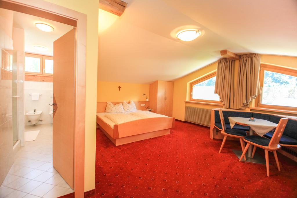 Garni Des Alpes Hotel Solda Quarto foto